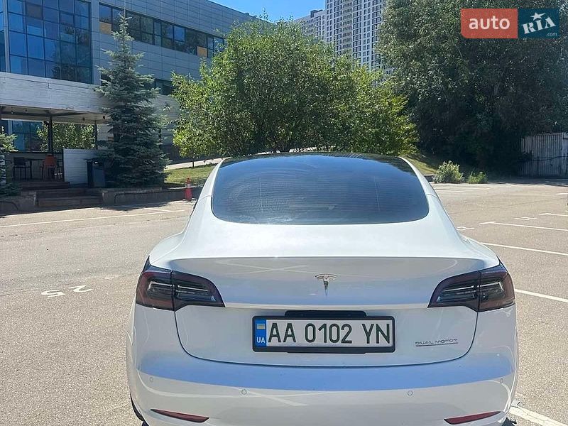 Tesla Model 3 2021