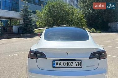 Tesla Model 3  2021
