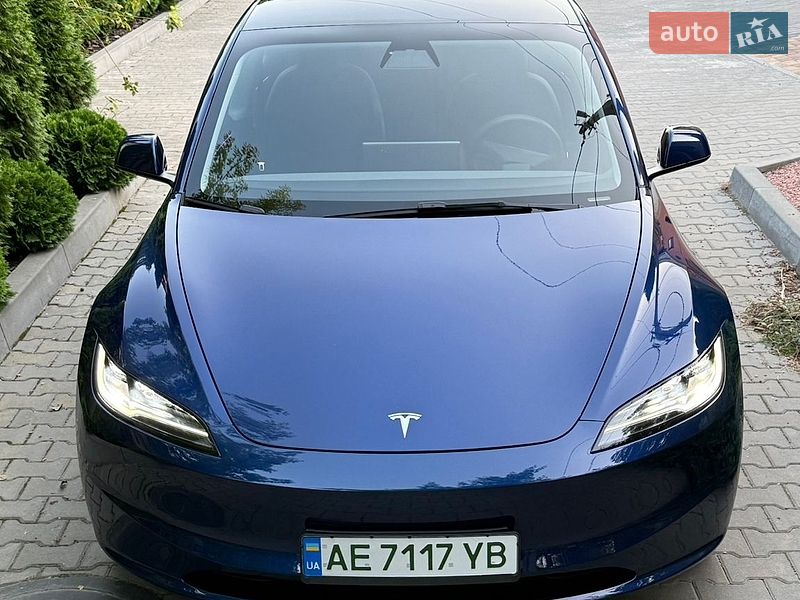Седан Tesla Model 3 2025 в Днепре