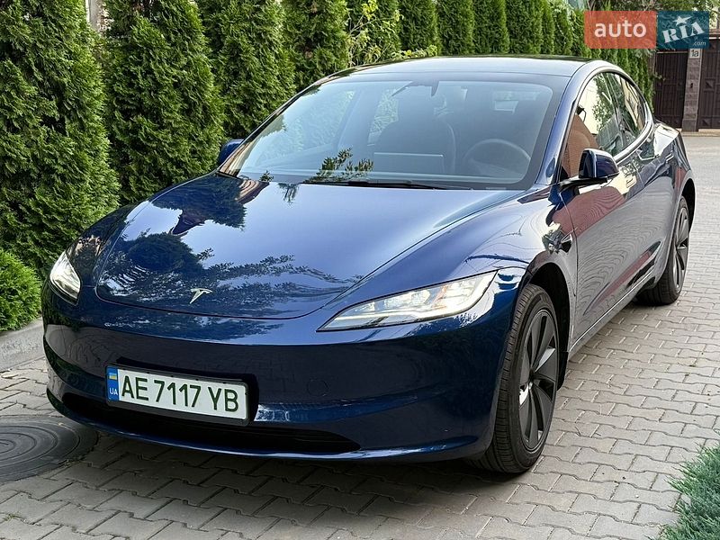 Седан Tesla Model 3 2025 в Днепре