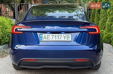 Седан Tesla Model 3 2025 в Днепре