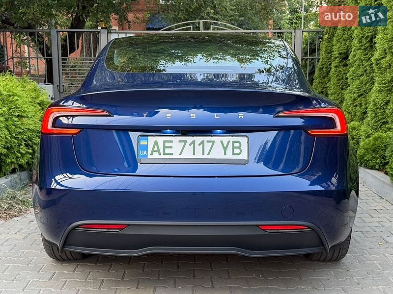 Седан Tesla Model 3 2025 в Днепре