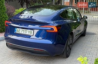 Седан Tesla Model 3 2025 в Днепре