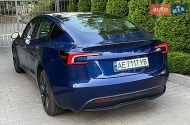 Седан Tesla Model 3 2025 в Днепре