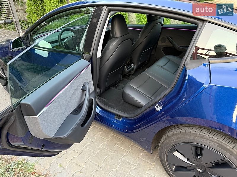 Седан Tesla Model 3 2025 в Днепре