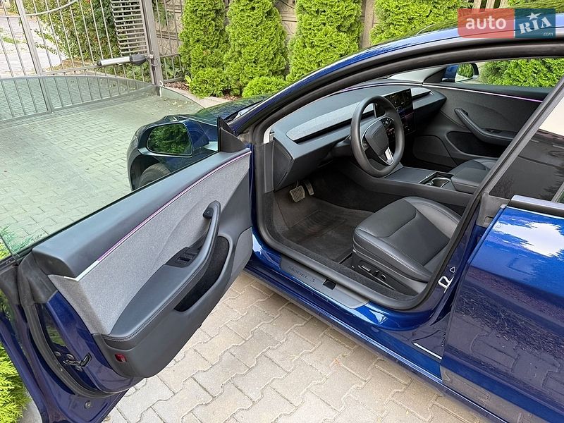 Седан Tesla Model 3 2025 в Днепре