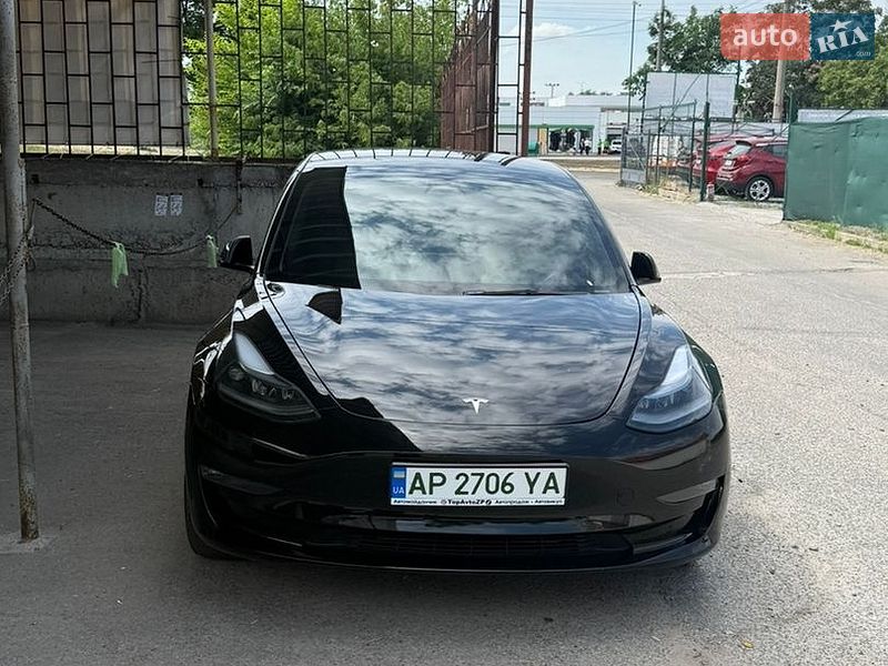 Tesla Model 3 2022