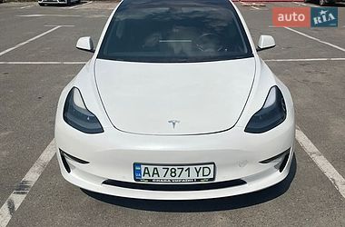 Tesla Model 3  2021
