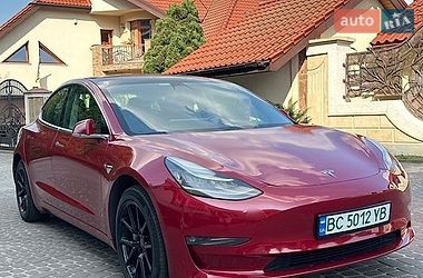 Tesla Model 3  2019