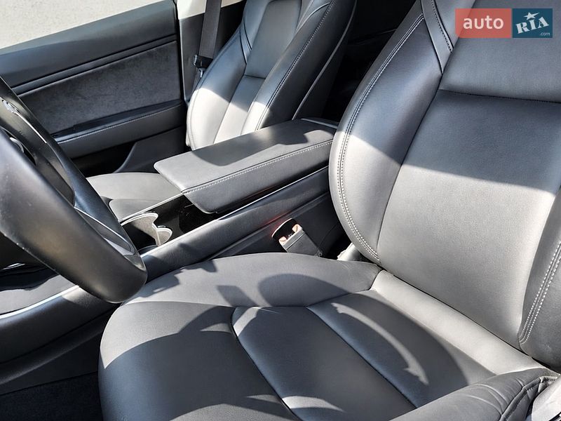 Седан Tesla Model 3 2018 в Тернополі фото 26 Седан Tesla Model 3 2018 в Тернополі