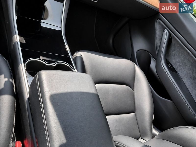 Седан Tesla Model 3 2018 в Тернополі фото 22 Седан Tesla Model 3 2018 в Тернополі