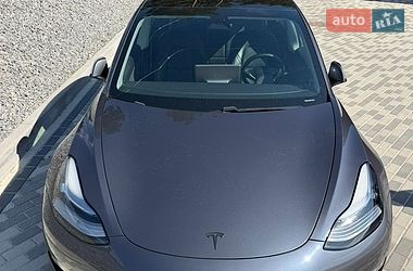 Седан Tesla Model 3 2020 в Львове