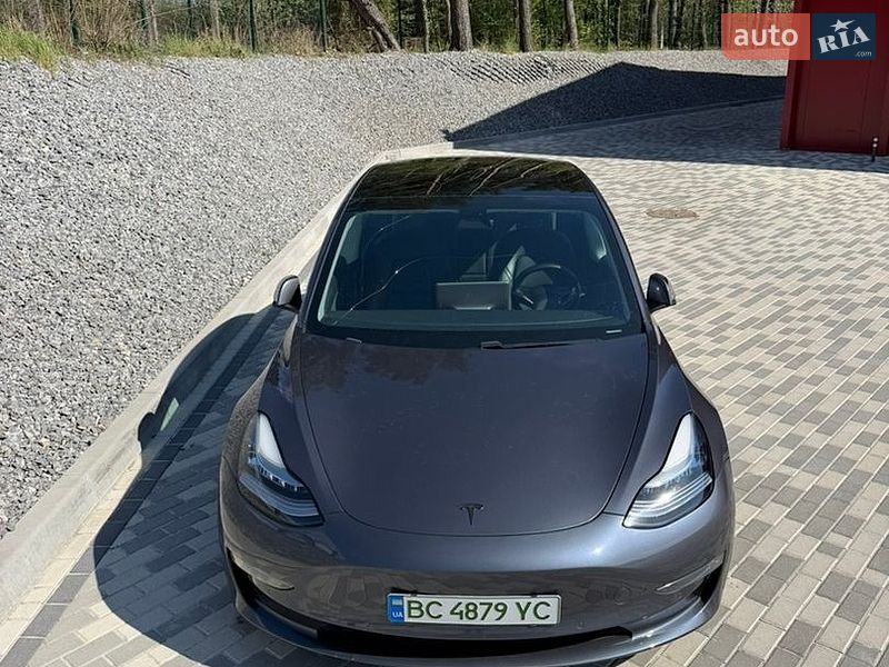Седан Tesla Model 3 2020 в Львове
