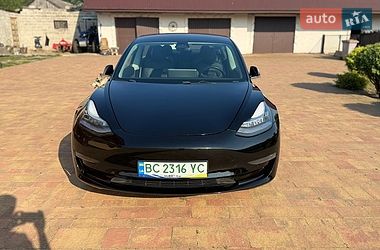 Tesla Model 3  2019