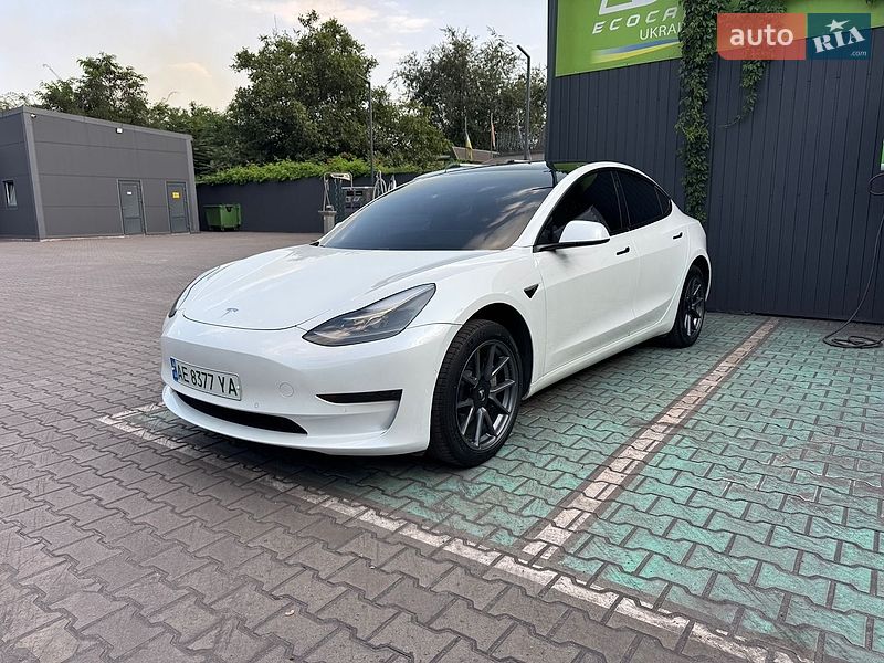 Tesla Model 3 2021