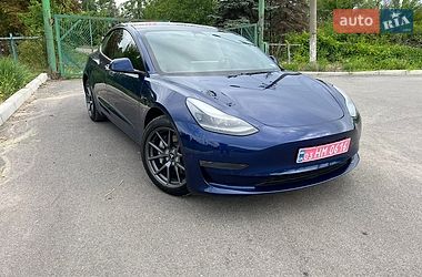 Tesla Model 3  2022