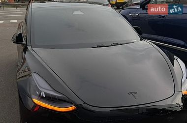 Седан Tesla Model 3 2019 в Киеве