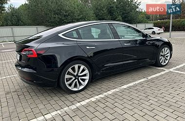 Седан Tesla Model 3 2019 в Києві