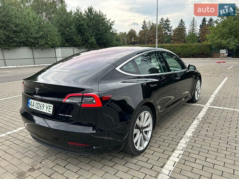 Седан Tesla Model 3 2019 в Києві