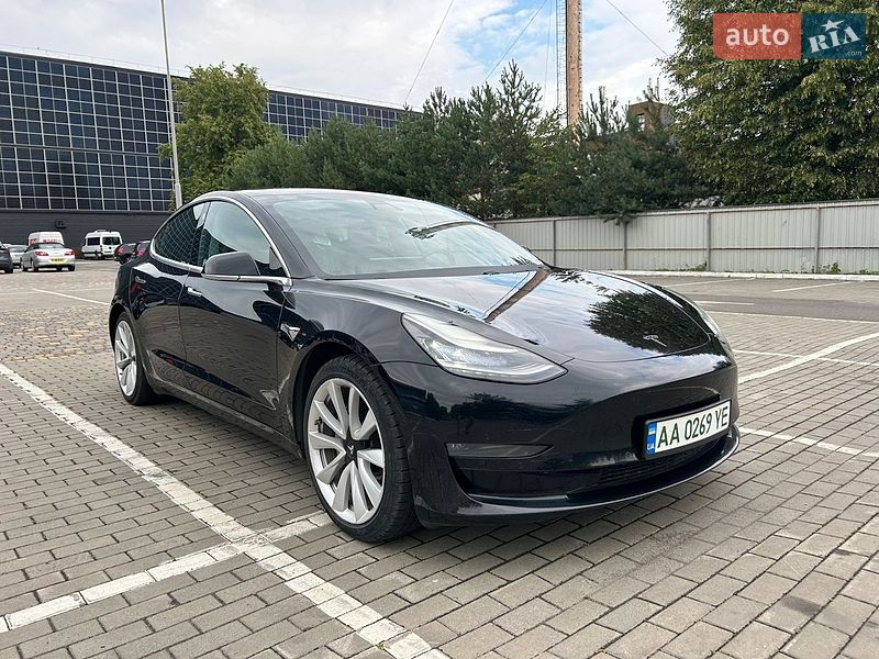 Tesla Model 3 2019