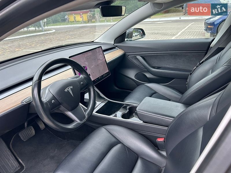 Седан Tesla Model 3 2019 в Києві