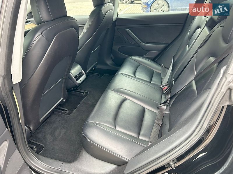 Седан Tesla Model 3 2019 в Києві