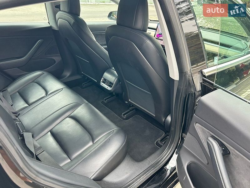 Седан Tesla Model 3 2019 в Києві