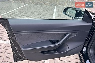 Седан Tesla Model 3 2019 в Києві