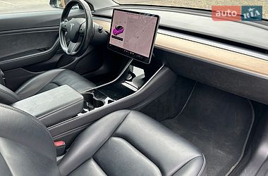 Седан Tesla Model 3 2019 в Києві
