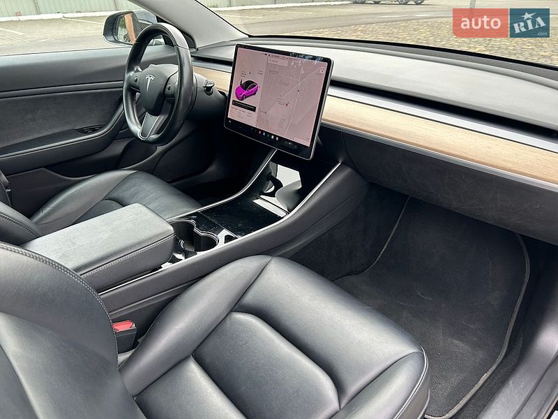 Седан Tesla Model 3 2019 в Києві