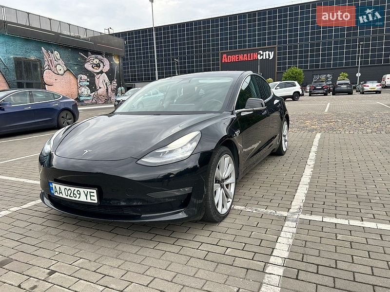 Седан Tesla Model 3 2019 в Києві