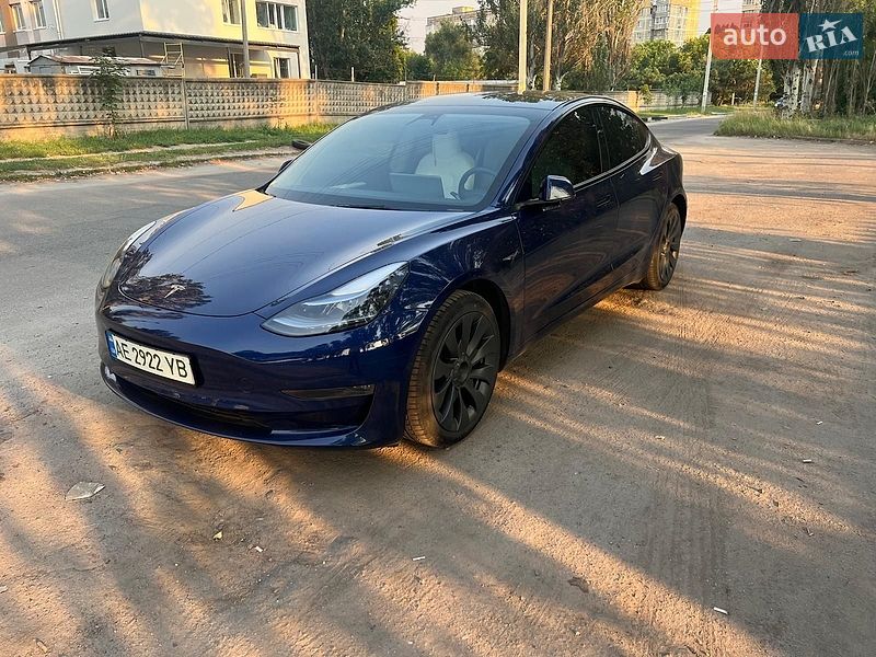 Седан Tesla Model 3 2023 в Днепре