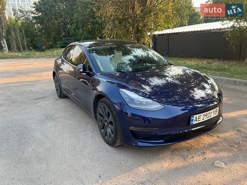 Седан Tesla Model 3 2023 в Днепре