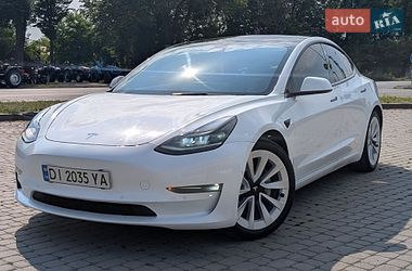 Tesla Model 3  2021