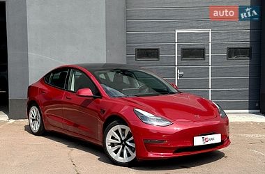 Седан Tesla Model 3 2022 в Киеве