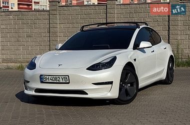 Tesla Model 3 2022