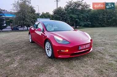 Tesla Model 3  2022