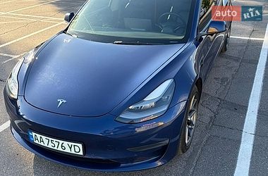 Tesla Model 3  2022