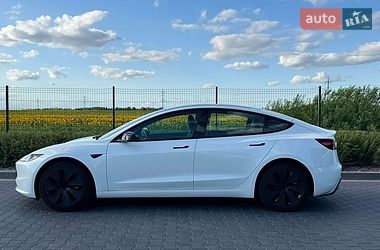 Tesla Model 3 2024