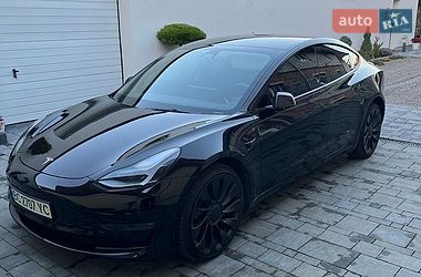 Седан Tesla Model 3 2023 в Львове