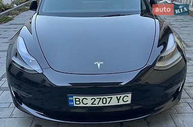 Седан Tesla Model 3 2023 в Львове