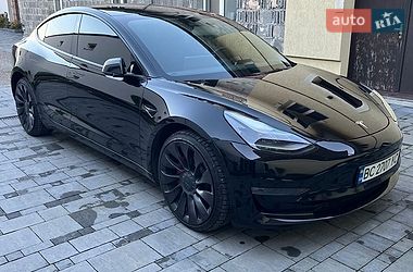 Седан Tesla Model 3 2023 в Львове