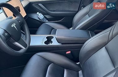 Седан Tesla Model 3 2023 в Львове