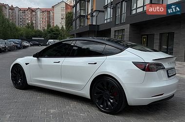 Седан Tesla Model 3 2021 в Киеве