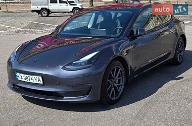 Tesla Model 3  2022