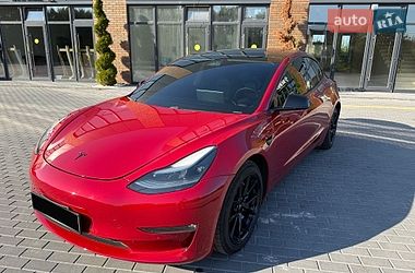 Tesla Model 3  2020