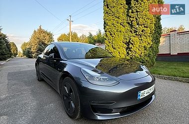 Tesla Model 3  2023