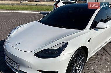 Tesla Model 3  2022