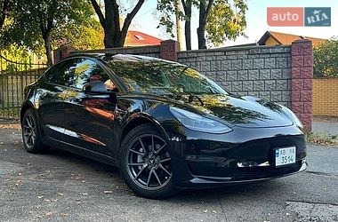 Tesla Model 3  2021