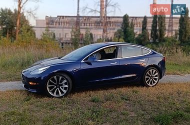Tesla Model 3  2018